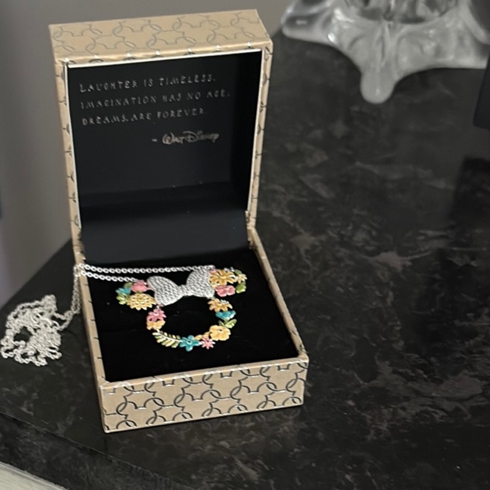 Disney Rebecca Hook Minnie Floral 🌸Necklace with Enchanting Charm